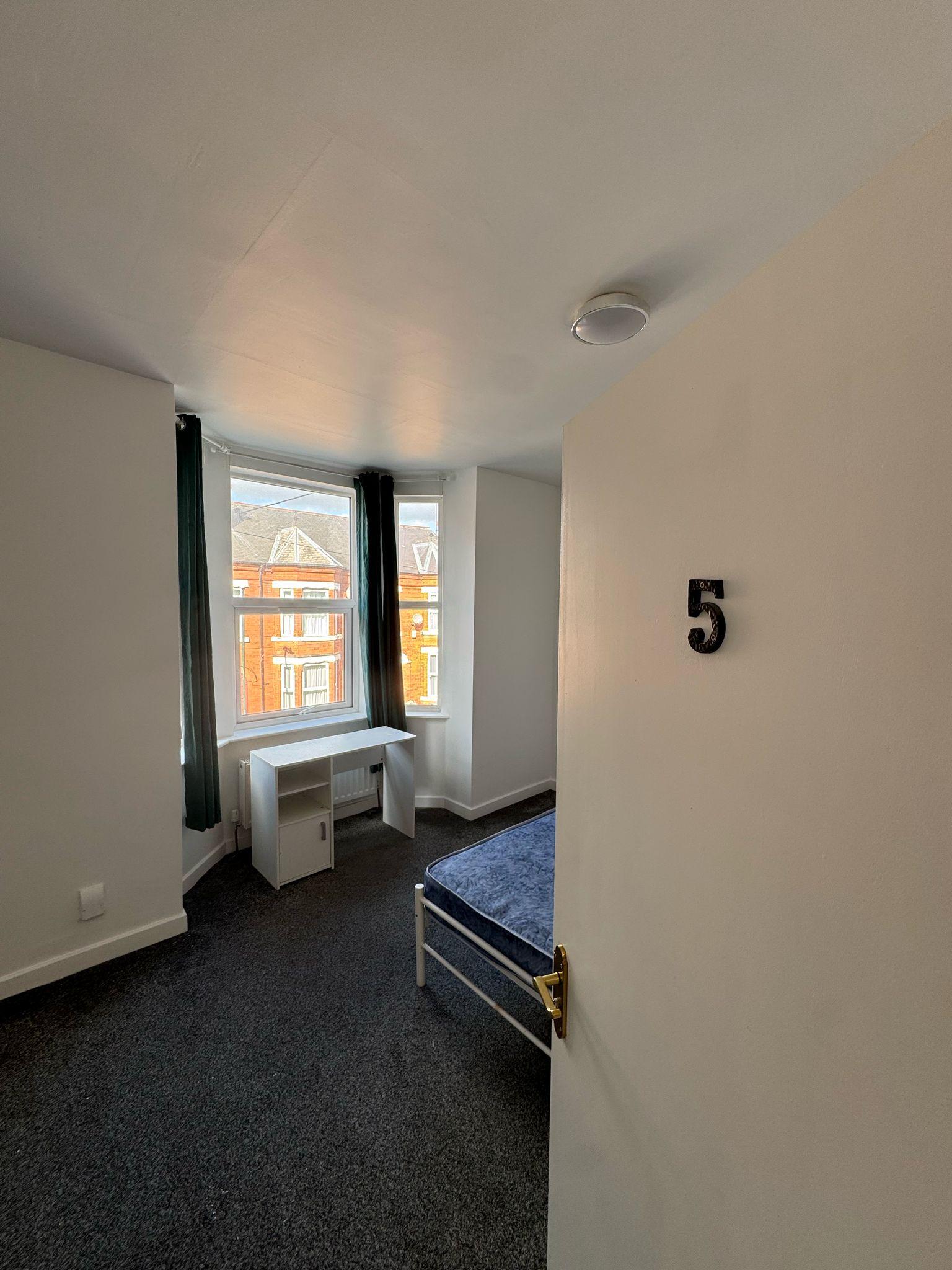 11 Wiverton Road